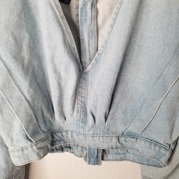 Nasty Gal V Neck Volume Sleeve Denim Crop Top - Picture 3 of 8
